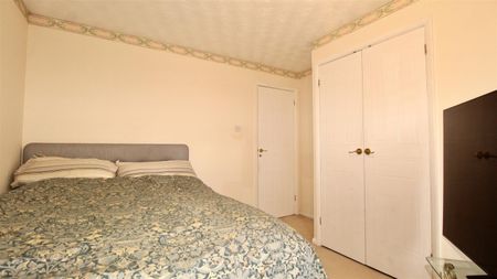 5 Bedroom House - Detached To Let - Photo 5