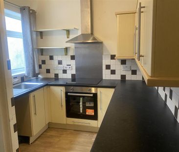 2 bedroom terraced house to rent - Photo 4