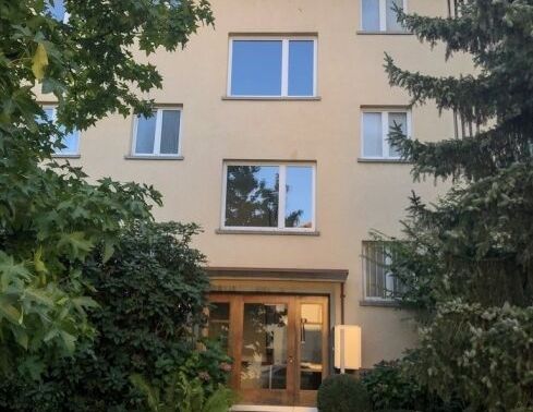 3-room apartment flooded with light in Zurich Wollishofen - Photo 1