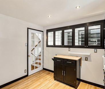 For Lease - 75 St. Andrews Court, Aurora, Ontario - Photo 4