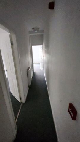 3 bedroom flat to rent - Photo 3