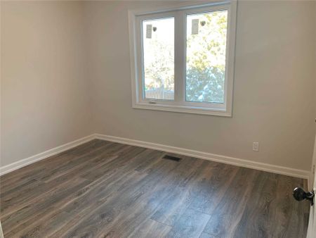 For Lease - 154 Northwood Drive, Toronto, Ontario - Photo 3