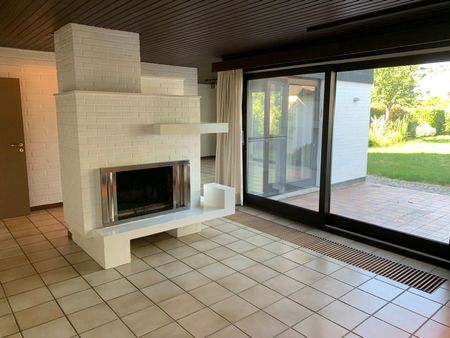 RUIME WONING MET 3 SLAAPKAMERS EN PRACHTIGE TUIN - Photo 2