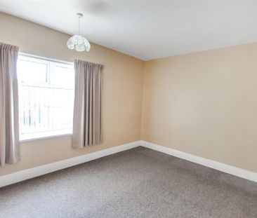 2 bedroom semi-detached house to rent - Photo 3