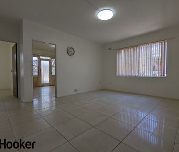 Spacious 2 Bedroom Unit - Photo 1