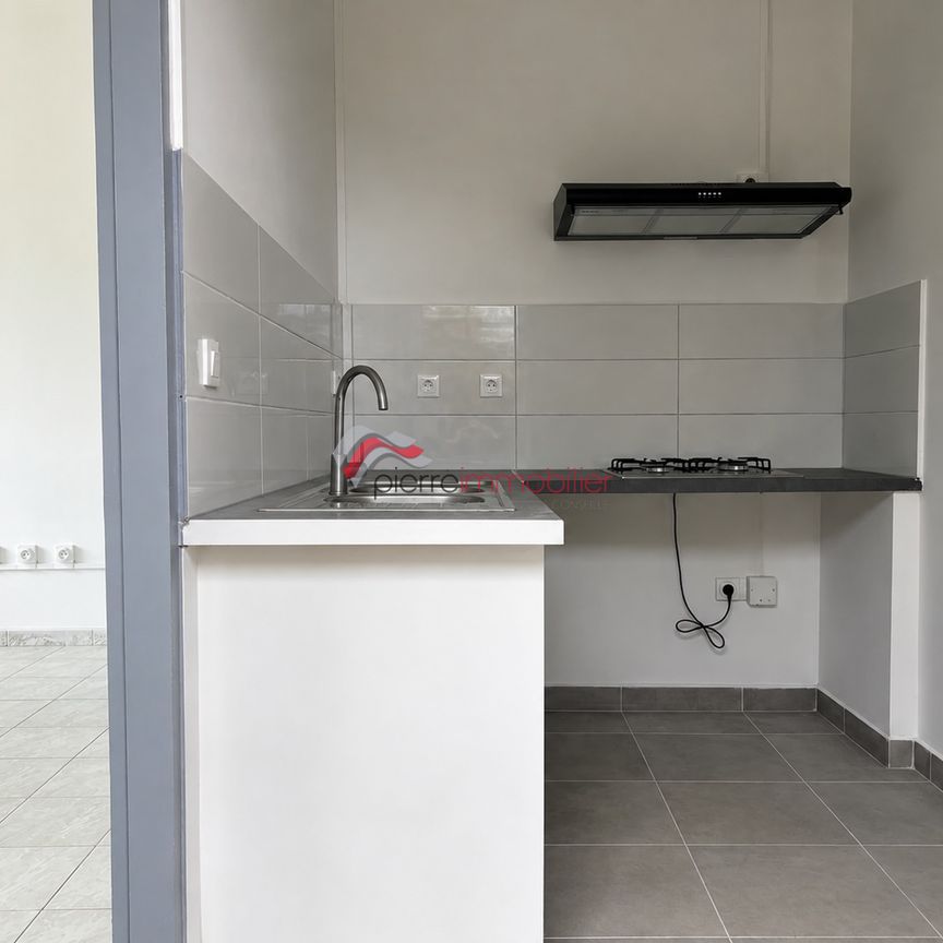 Location Maison 3 pièces 51m² ST PIERRE 97410 - Photo 1