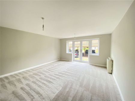 A contemporary apartment forming part of a modern development set in vibrant Crawley. - Photo 5