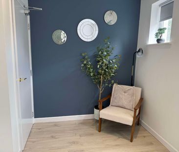 Nether Hall Avenue Room 5 - Photo 4