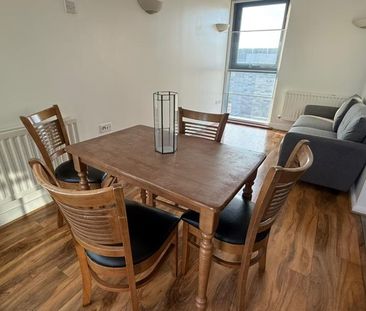 3 Bed Flat, Proton Tower, E14 - Photo 4