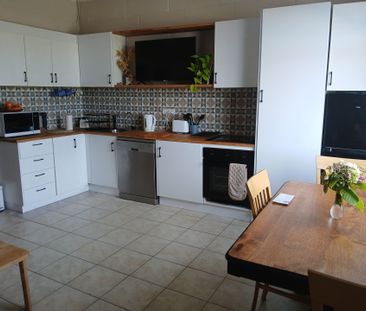 Live the Beach Lifestyle at Popular Port Noarlunga&excl; - Photo 2