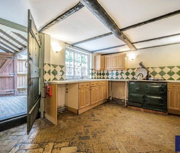 4 bedroom semi-detached house to rent - Photo 4