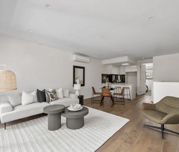 Stylish two level living in the heart of Essendon - Photo 4