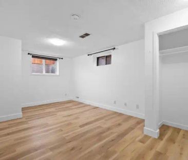 BRIGHT AND HUGE 2 BEDROOMS, LOTS OF WINDOWS, HUGE PARKING | 39 Aber... - Photo 1