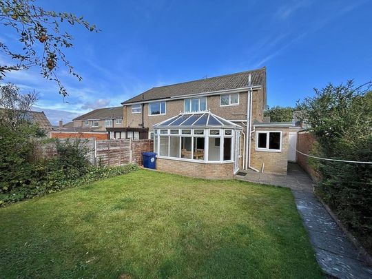 3 bedroom semi-detached house to rent - Photo 1