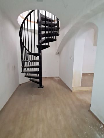 HILLERSTRASSE, straßenseitige 86 m² Lagerfläche oder Hobbyraum, 2 Räume, Parkettböden, Kellergeschoß - Foto 5