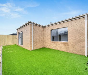 BRAND NEW 4 Bedroom Home! - Photo 3