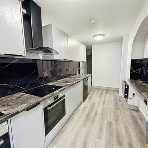 6 bedroom house to rent - Photo 2