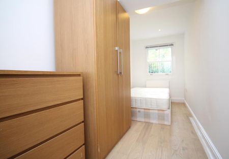 3 bedroom flat to rent - Photo 4