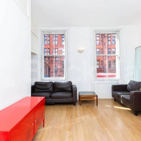 Located a stone throw from old Street station and close the trendy shoreditch - Photo 1
