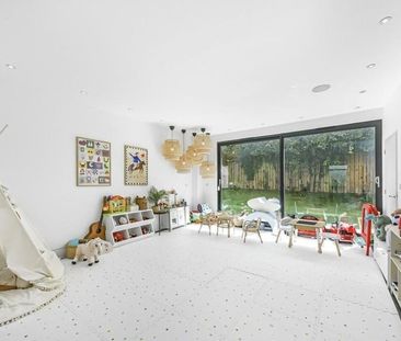 6 bedroom detached house to rent - Photo 1