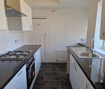 3 bed flat to rent in Danby Gardens, Heaton, NE6 - Photo 3