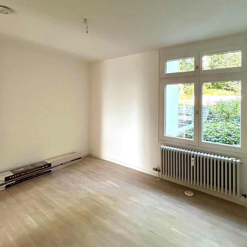 Renovierte 2,5-Zimmer-Wohnung mit Balkon - Foto 1