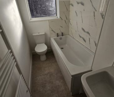 2 bed Terraced - To Let - Photo 5