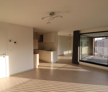 Een ruim 2-slaapkamerappartement met 2 terrassen, autostaanplaats m... - Foto 1