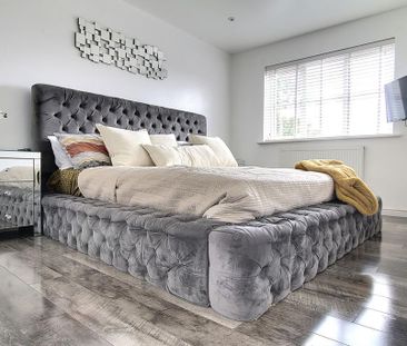 4 bedroom chalet to rent - Photo 1