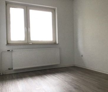 Charmante 3-Zimmer-Wohnung mit Balkon! - Foto 1