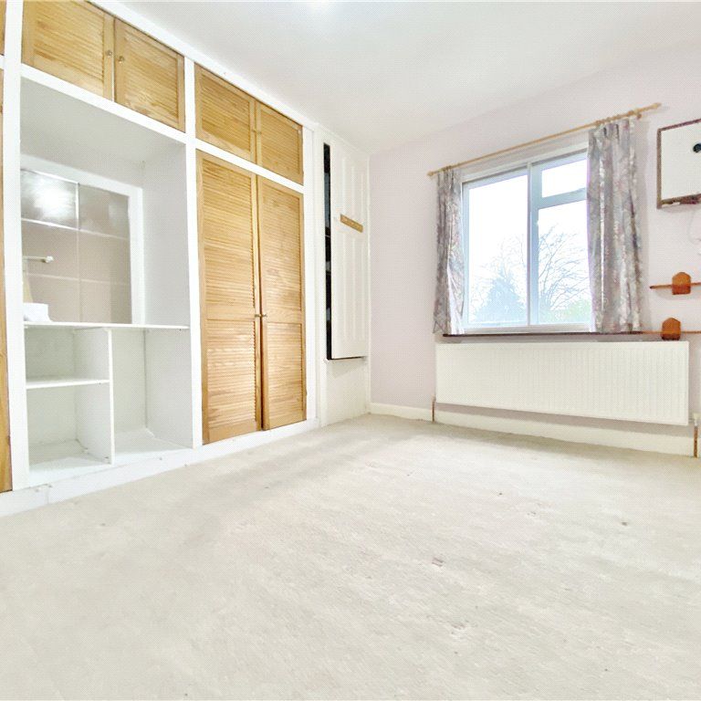 Ivanhoe Road, Hounslow - Photo 1