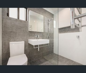 75 Lantana Avenue, Wheeler Heights, NSW 2097 - Photo 6