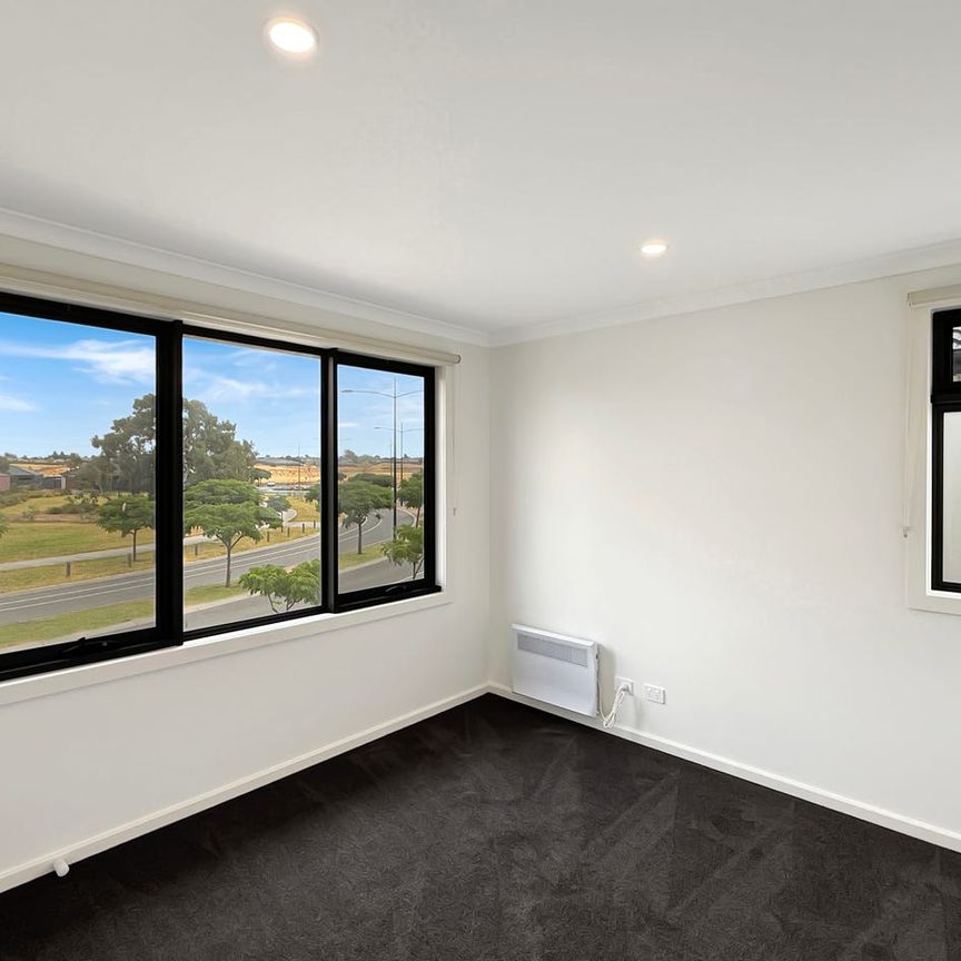 🏡 Brand New 3-Bedroom house in Wollert - Photo 1