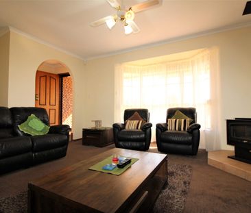 Fantastic Seaside Family Home – Ready for Summer Living! - Photo 1