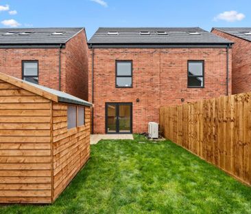 3 bedroom semi-detached house to rent - Photo 1