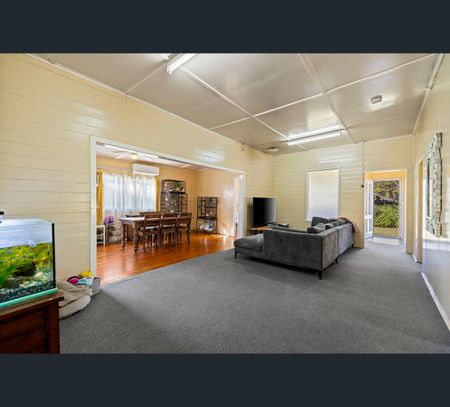20 Jones Road, Withcott, Qld 4352 - Photo 4
