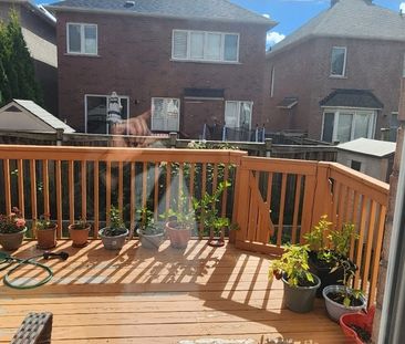 Upper level of four bedroom home for rent Markham - Photo 4