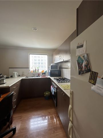 Secure modern villa in Midland! - Photo 2
