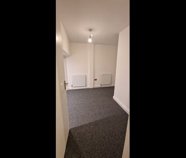 3 Bed Flat, Earlsfield Road, SW18 - Photo 2