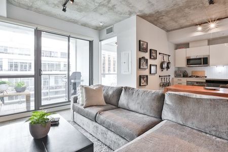 For Lease - 39 Brant Street Unit# 915, Toronto, Ontario - Photo 4