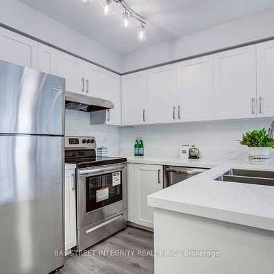 Yonge/Finch-Luxury Bright 2Bd 2Bath many upgrades thru unit - Photo 4