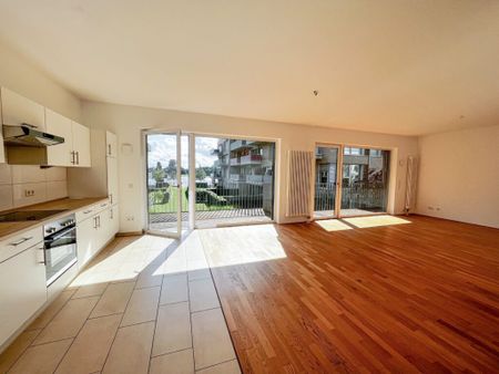 Lichtdurchflutete 3-Zimmer-Wohnung mit EBK - Photo 2