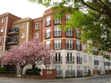 2 Bedroom Flat / Apartment - Handel Road, Southampton - Photo 5