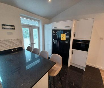 3 bedroom semi-detached house to rent - Photo 6