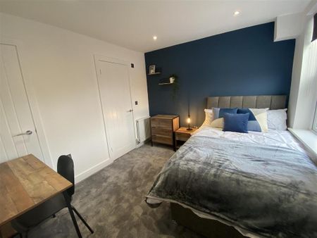 1 bedroom in a house share to rent - Photo 4
