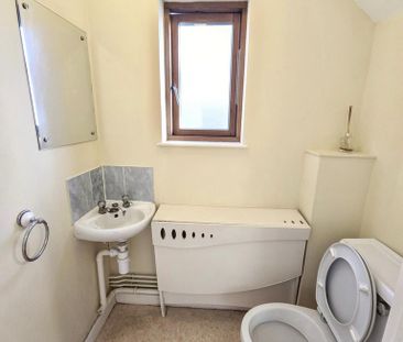 3 bedroom end of terrace house to rent - Photo 6