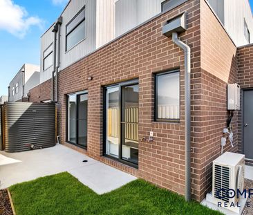 38 Cinnamon Drive, Cranbourne East VIC 3977 - Townhouse For Rent | ... - Photo 5