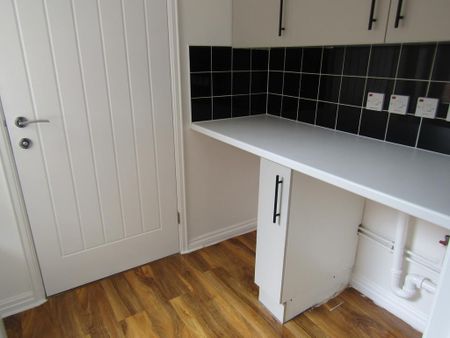 3 bedroom terraced house to rent - Photo 3
