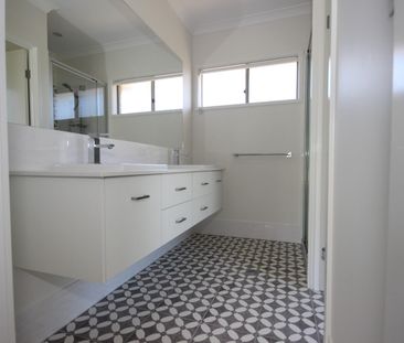 SEA BREEZE ESTATE - POTTSVILLE - Photo 6