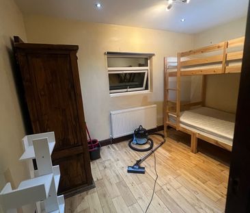 1 Bed Flat, Knights Hill, SE27 - Photo 2